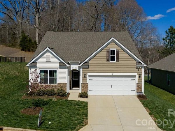 3938 Village Boulevard NW, Conover, NC 28613