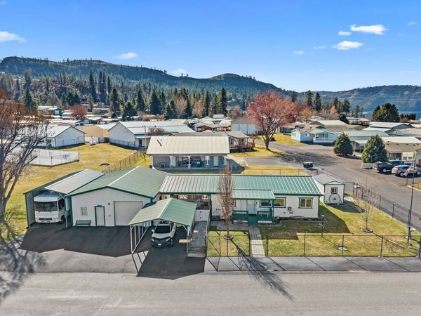 2325 Rainbow St, Seven Bays, WA 99122