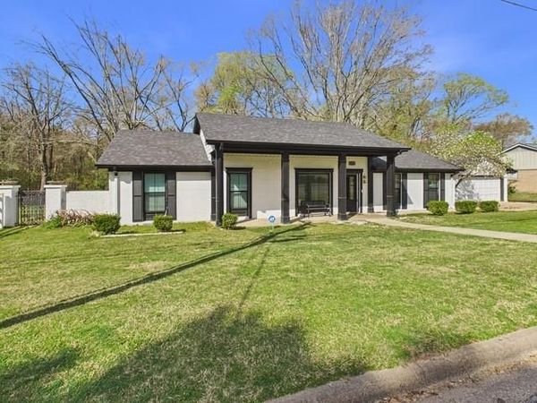 1010 Bel Air Drive, Athens, TX 75751