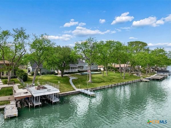 2319 Terminal Loop Road, McQueeney, TX 78123