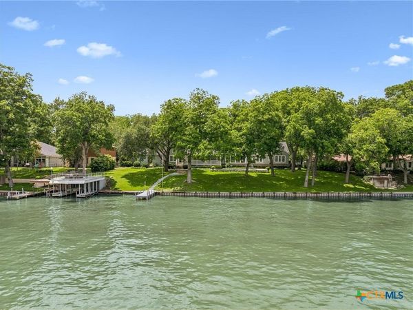 2319 Terminal Loop Road, McQueeney, TX 78123