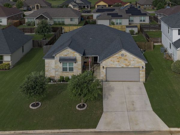 133 Grand View, Floresville, TX 78114