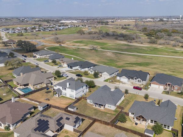 133 Grand View, Floresville, TX 78114