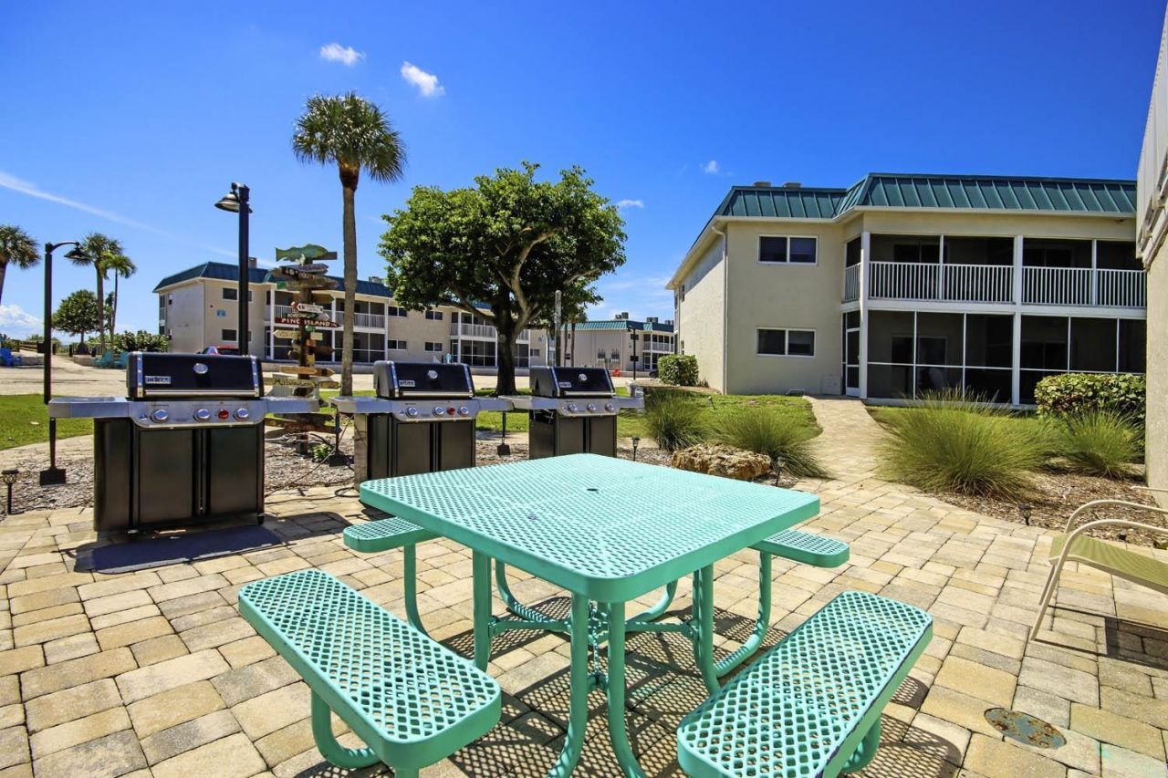 827 E Gulf Dr, Unit D3, Sanibel, FL 33957 Photo