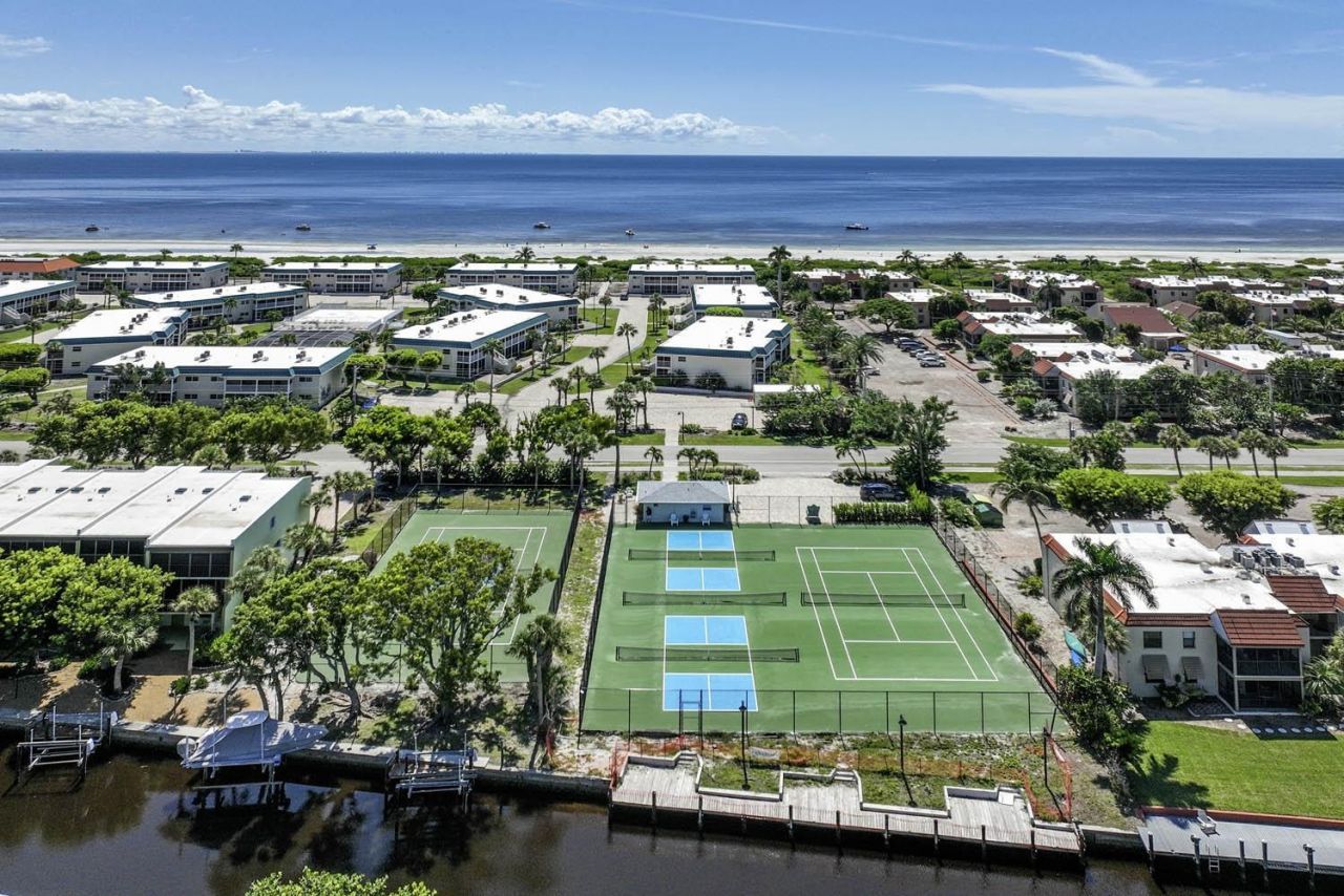 827 E Gulf Dr, Unit D3, Sanibel, FL 33957 Photo