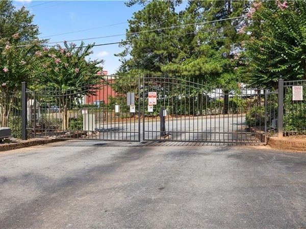 3665 Chestnut Drive, Unit F2, Atlanta, GA 30340