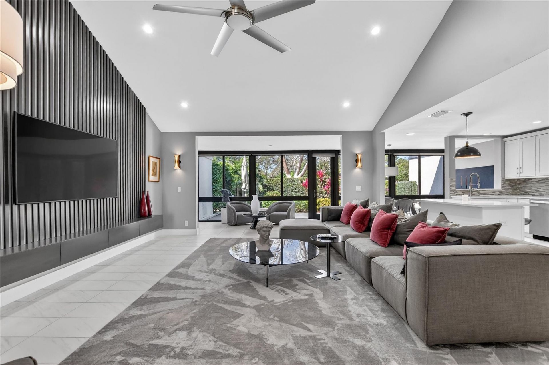 19480 Sawgrass Dr, Unit 1703, Boca Raton, FL 33434 Photo