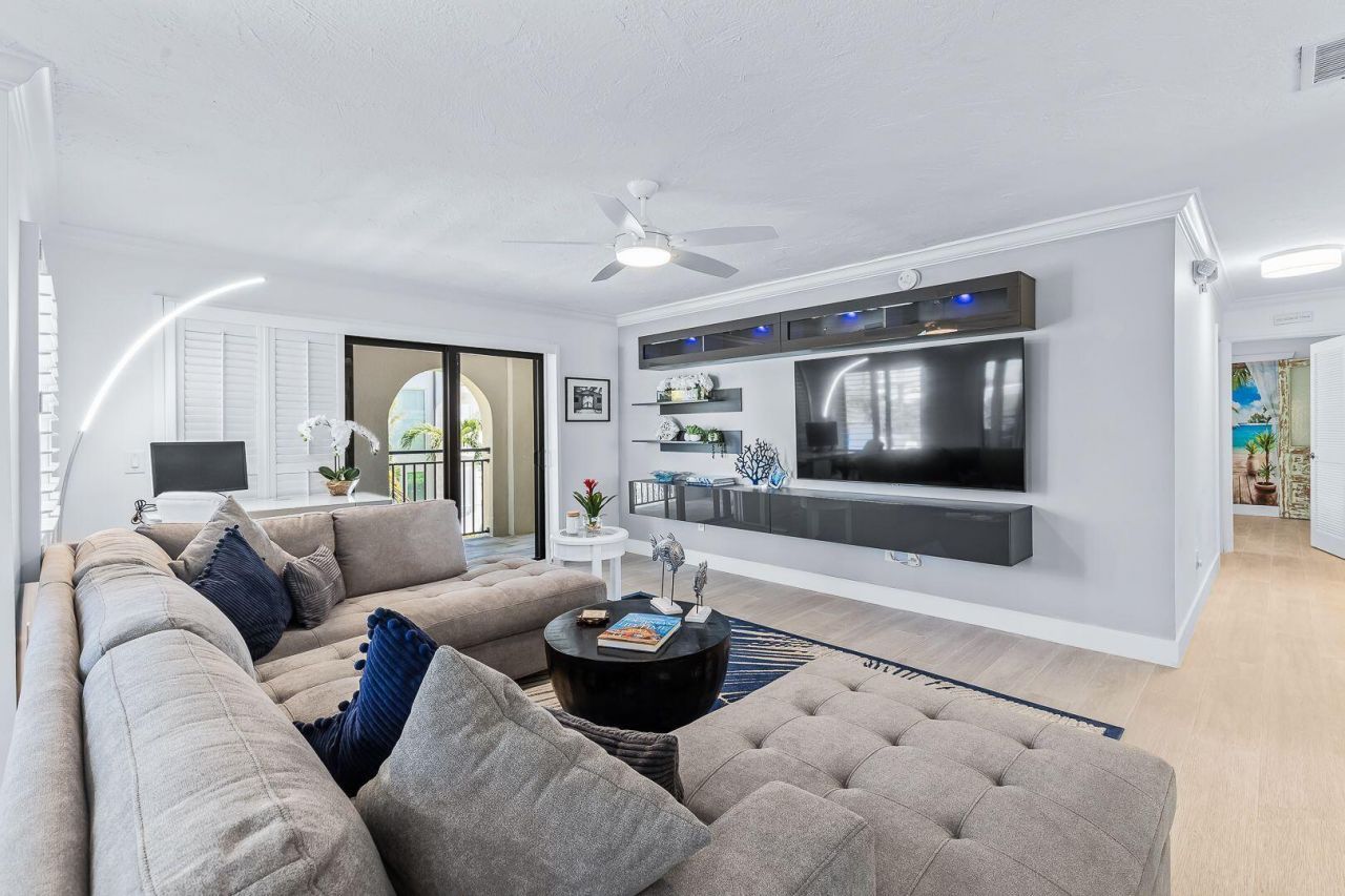 1001 W Ocean Drive, Unit 1-201, Key Colony, FL 33051 Photo