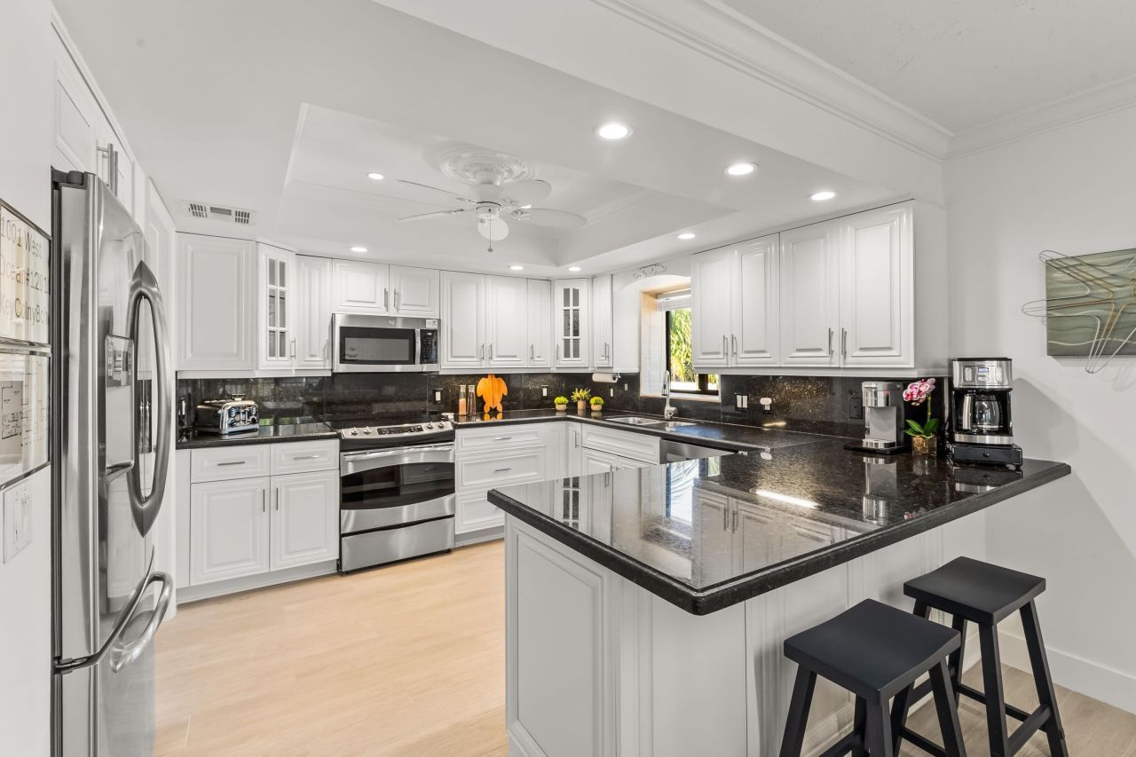 1001 W Ocean Drive, Unit 1-201, Key Colony, FL 33051 Photo