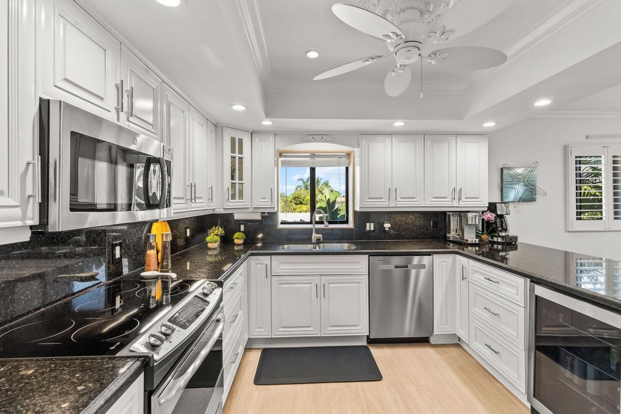 1001 W Ocean Drive, Unit 1-201, Key Colony, FL 33051 Photo