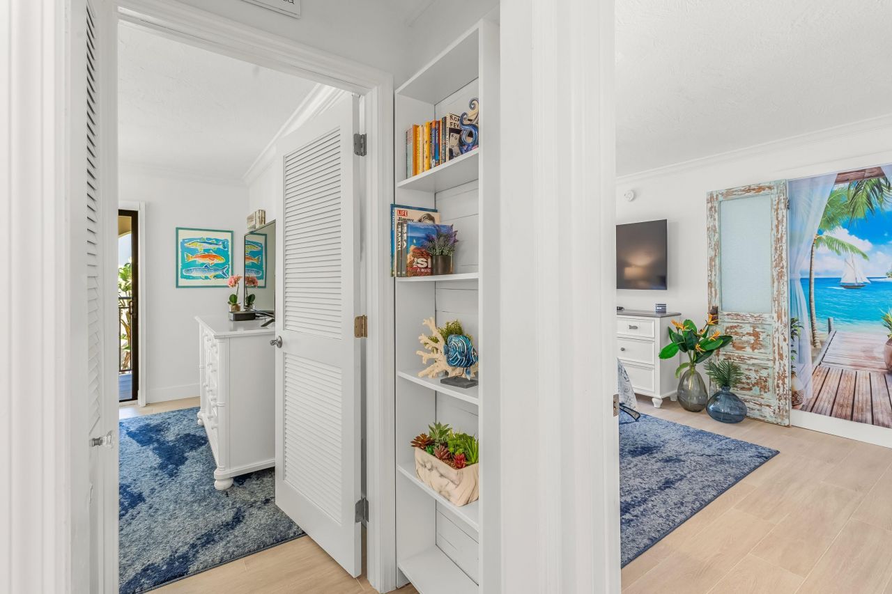 1001 W Ocean Drive, Unit 1-201, Key Colony, FL 33051 Photo