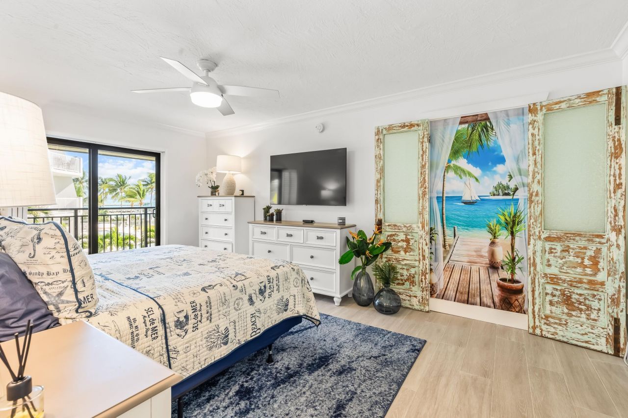 1001 W Ocean Drive, Unit 1-201, Key Colony, FL 33051 Photo