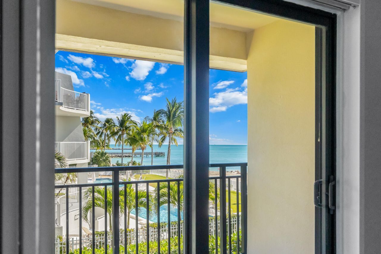 1001 W Ocean Drive, Unit 1-201, Key Colony, FL 33051 Photo