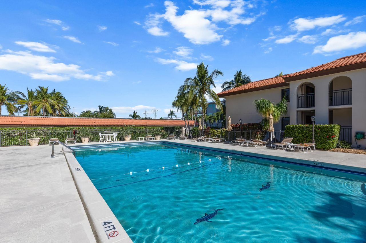 1001 W Ocean Drive, Unit 1-201, Key Colony, FL 33051 Photo