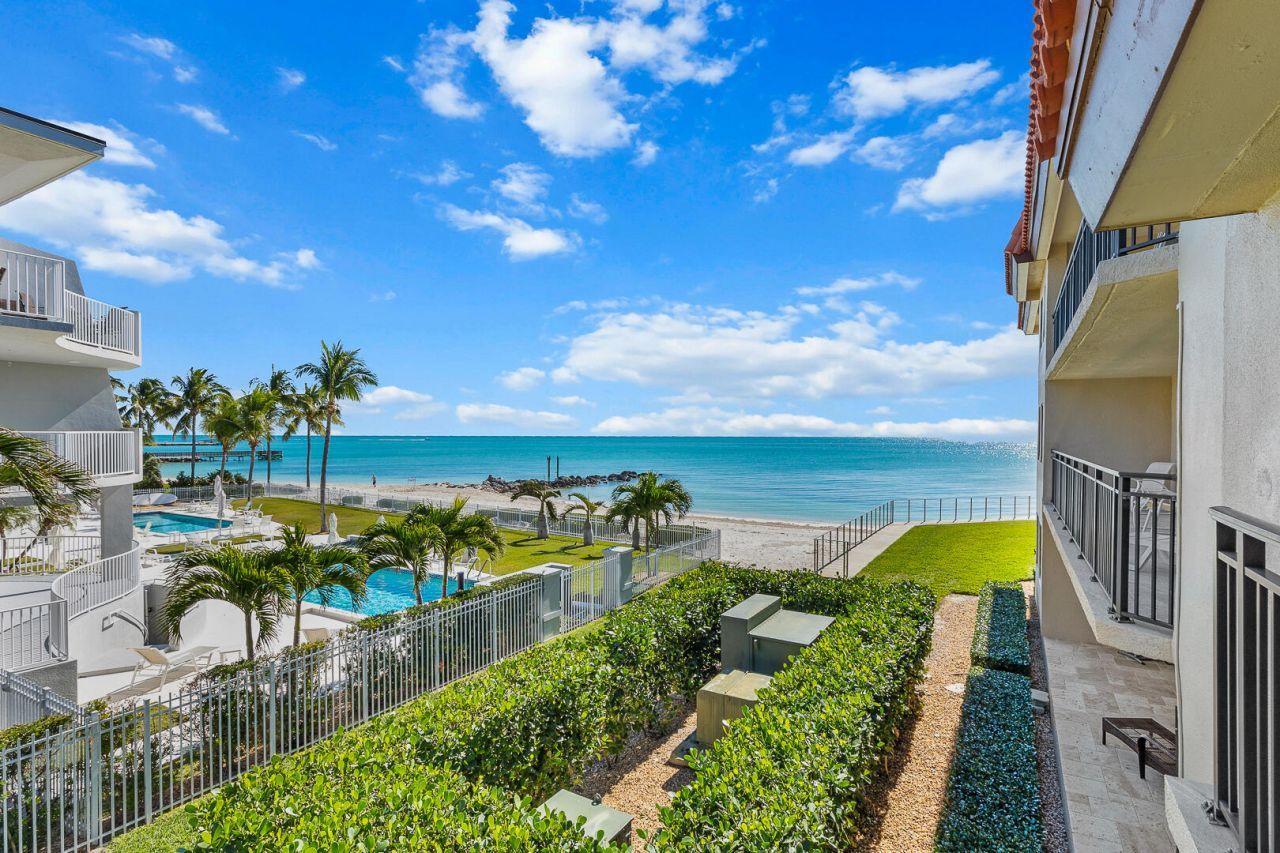 1001 W Ocean Drive, Unit 1-201, Key Colony, FL 33051 Photo