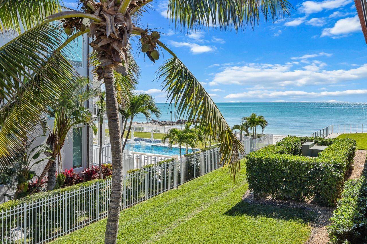 1001 W Ocean Drive, Unit 1-201, Key Colony, FL 33051 Photo