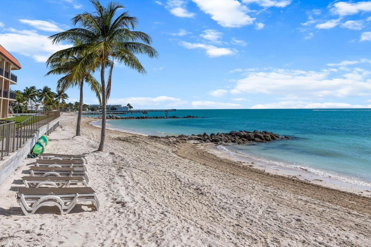 1001 W Ocean Drive, Unit 1-201, Key Colony, FL 33051 Photo