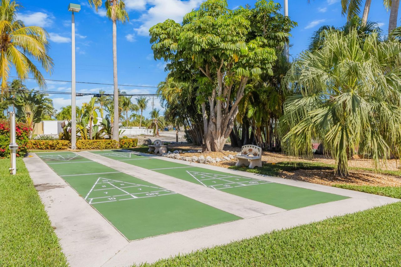 1001 W Ocean Drive, Unit 1-201, Key Colony, FL 33051 Photo