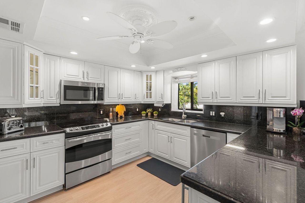 1001 W Ocean Drive, Unit 1-201, Key Colony, FL 33051 Photo