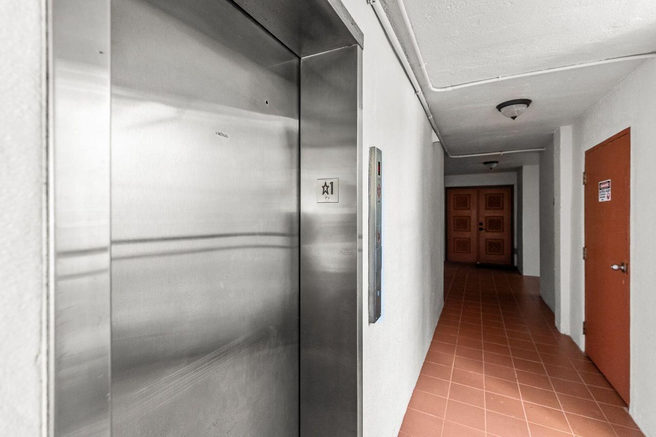 1001 W Ocean Drive, Unit 1-201, Key Colony, FL 33051 Photo