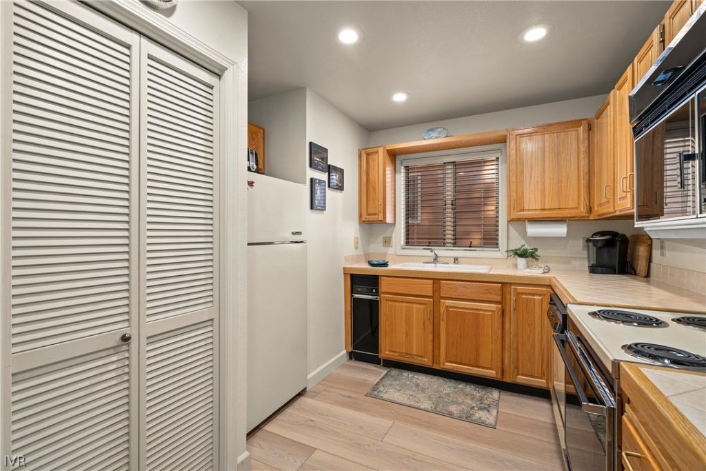 931 Incline Way, Unit 230, Incline Village, NV 89451 Photo