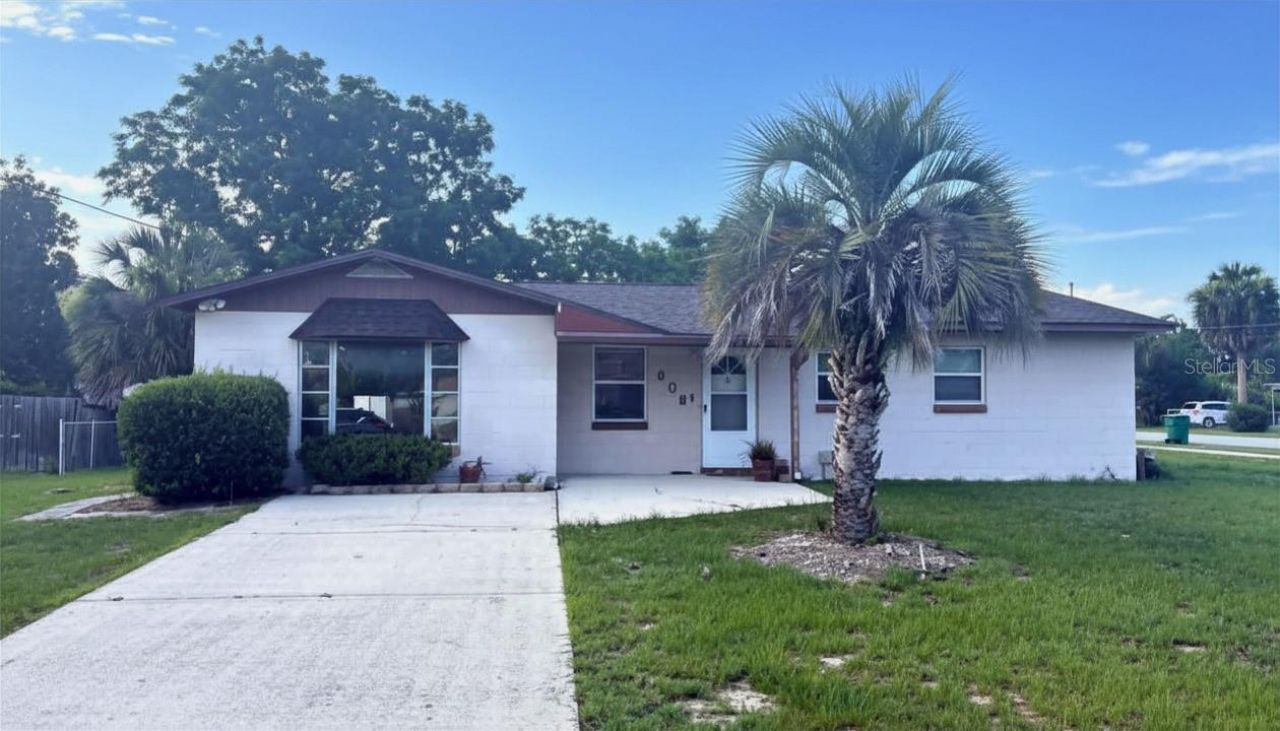 606 Jewell Street, Fruitland Park, FL 34731 Main Photo