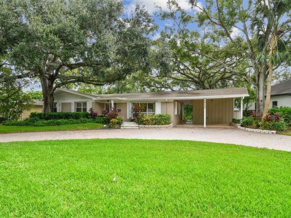 4508 HENDERSON BOULEVARD , TAMPA, FL 33629