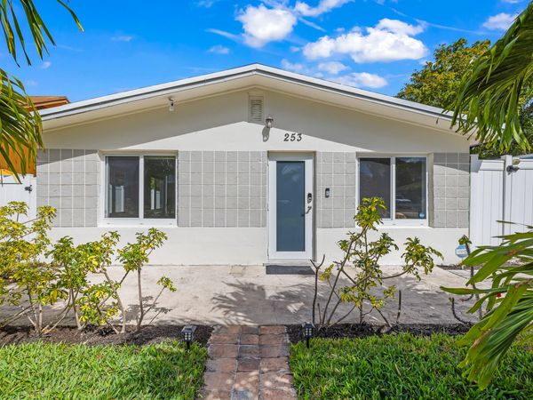 253 SW 2nd Court, Deerfield Beach, FL 33441