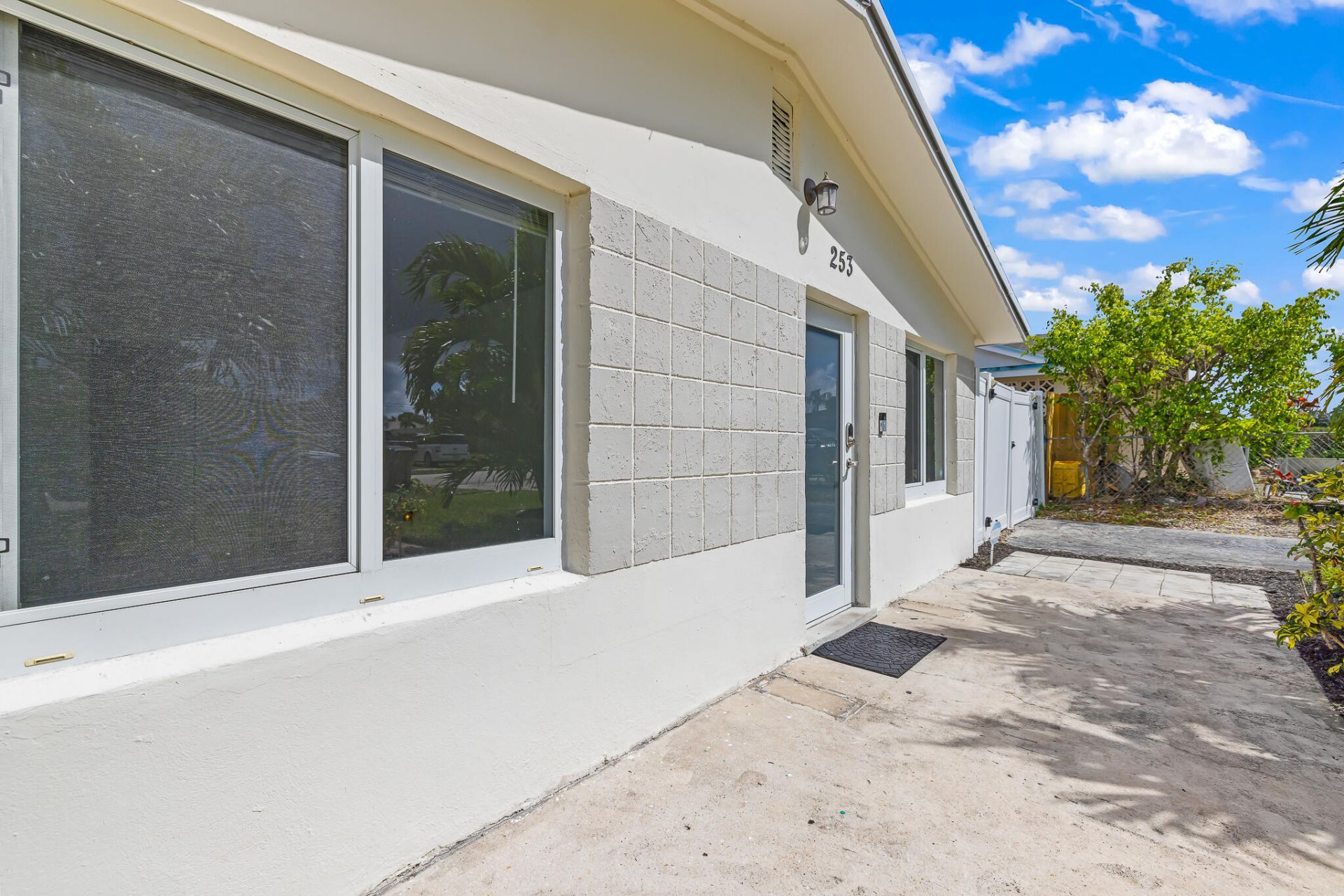 253 SW 2nd Court, Deerfield Beach, FL 33441 Photo