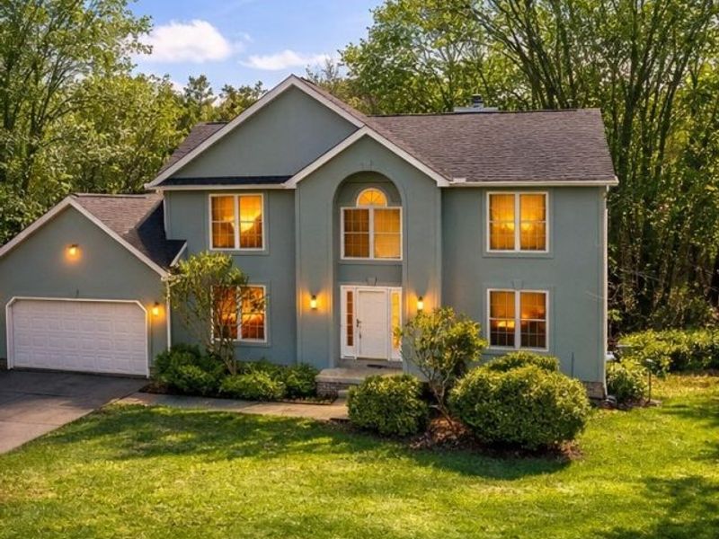 1061 Jonathan Avenue, Akron, OH 44333 Photo 2