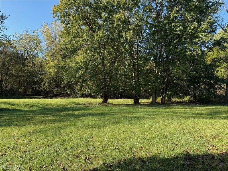 1061 Jonathan Avenue , Akron, OH 44333 Photo 3