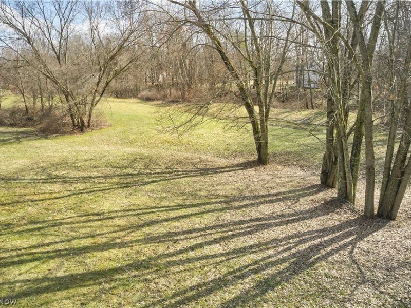 1061 Jonathan Avenue , Akron, OH 44333 Photo 32