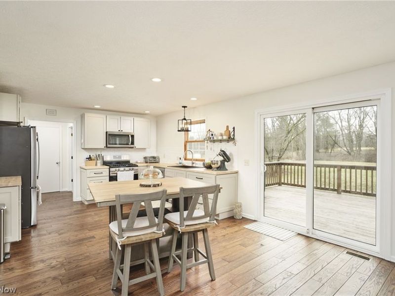 1061 Jonathan Avenue, Akron, OH 44333 Photo 8