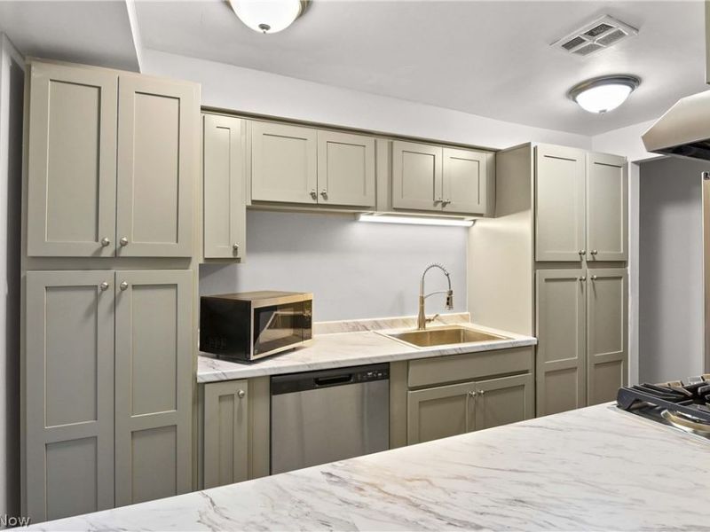 12900 Lake Avenue , Unit 201, Lakewood, OH 44107 Photo 12