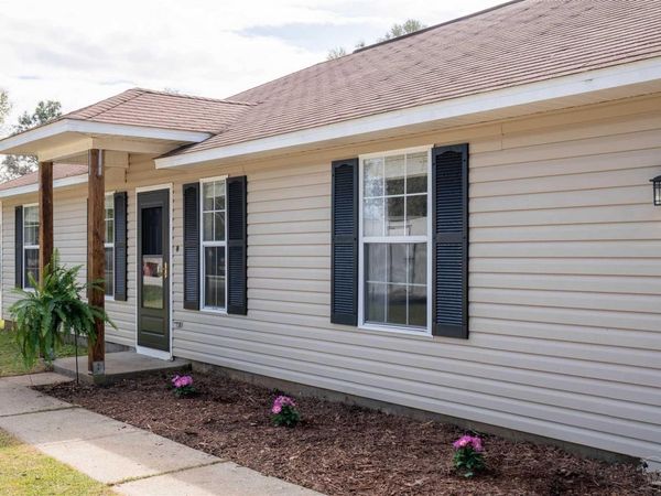 8951 Gristmill Way, Milton, FL 32583