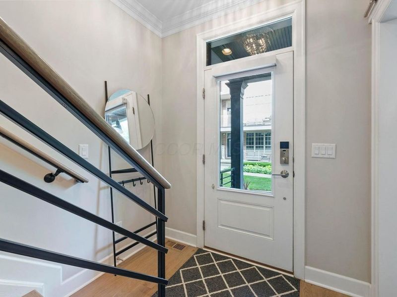 282 Neruda Avenue, Columbus, OH 43215 Photo 9