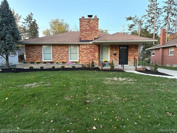 17330 Beverly Road, Beverly Hills Vlg, MI 48025