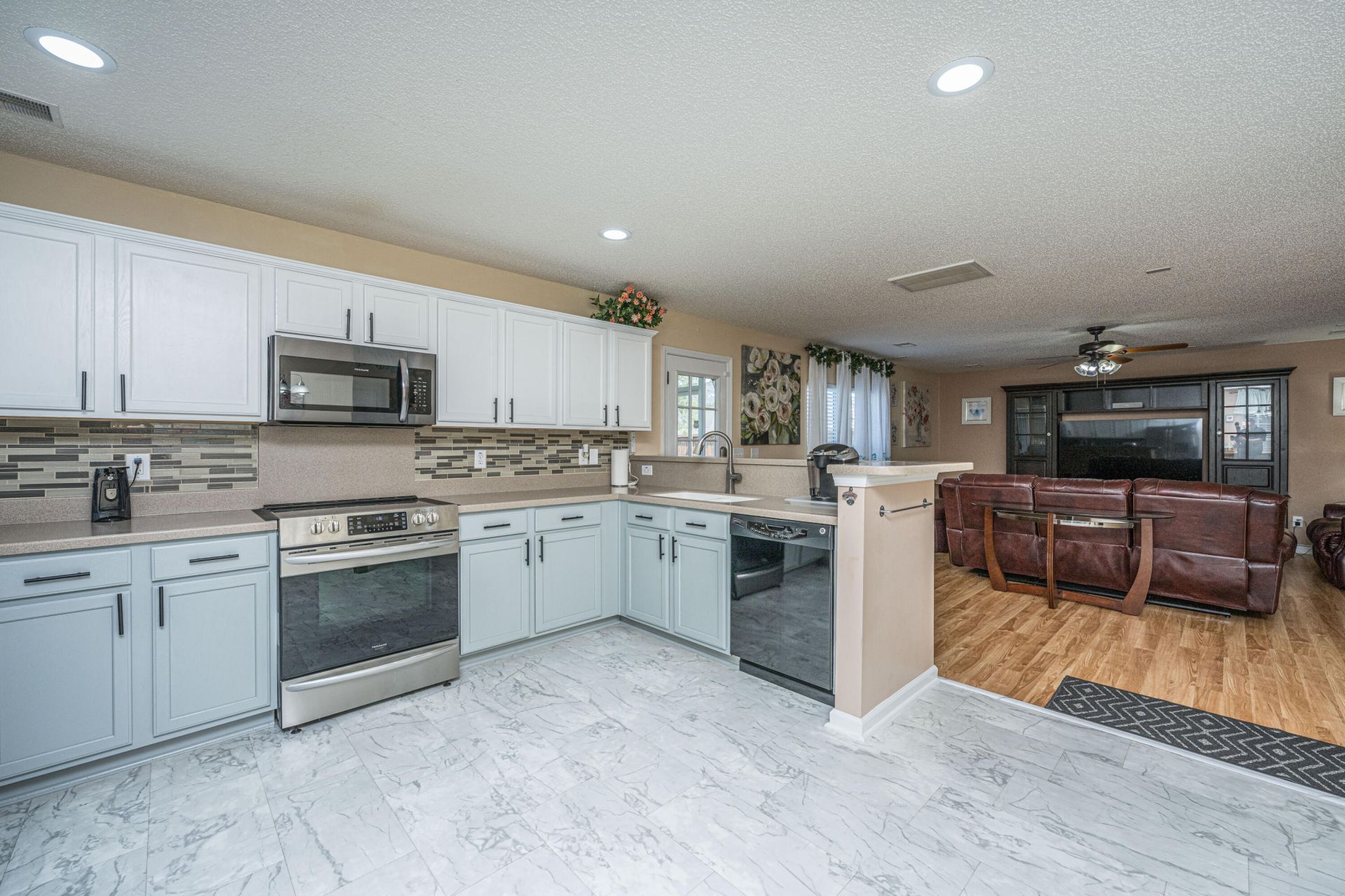 1138 Moss Grove Drive Photo 10