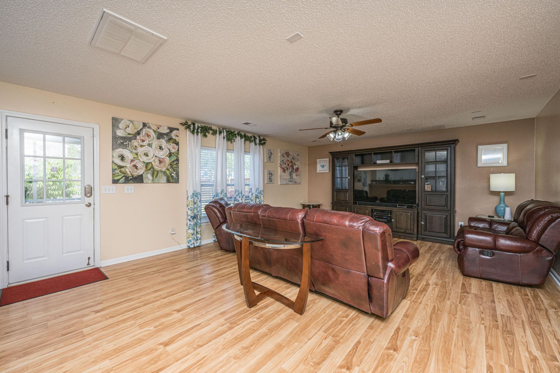 1138 Moss Grove Drive Photo 7