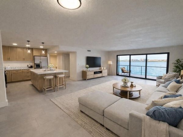 605 Ives Dairy Rd , Unit 102-7, Miami, FL 33179