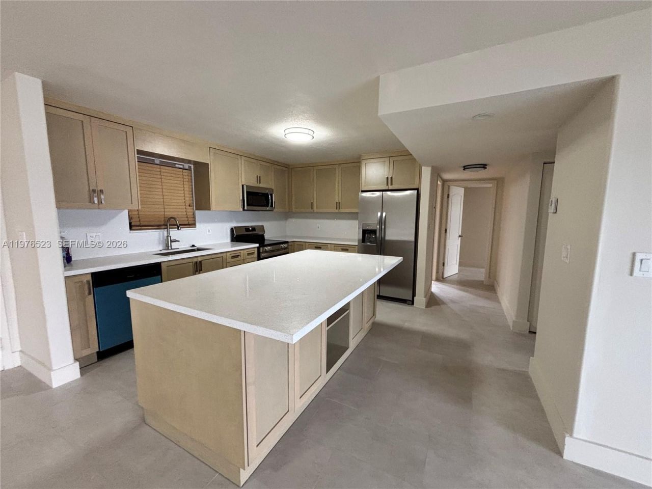 605 Ives Dairy Rd , Unit 102-7, Miami, FL 33179 Photo