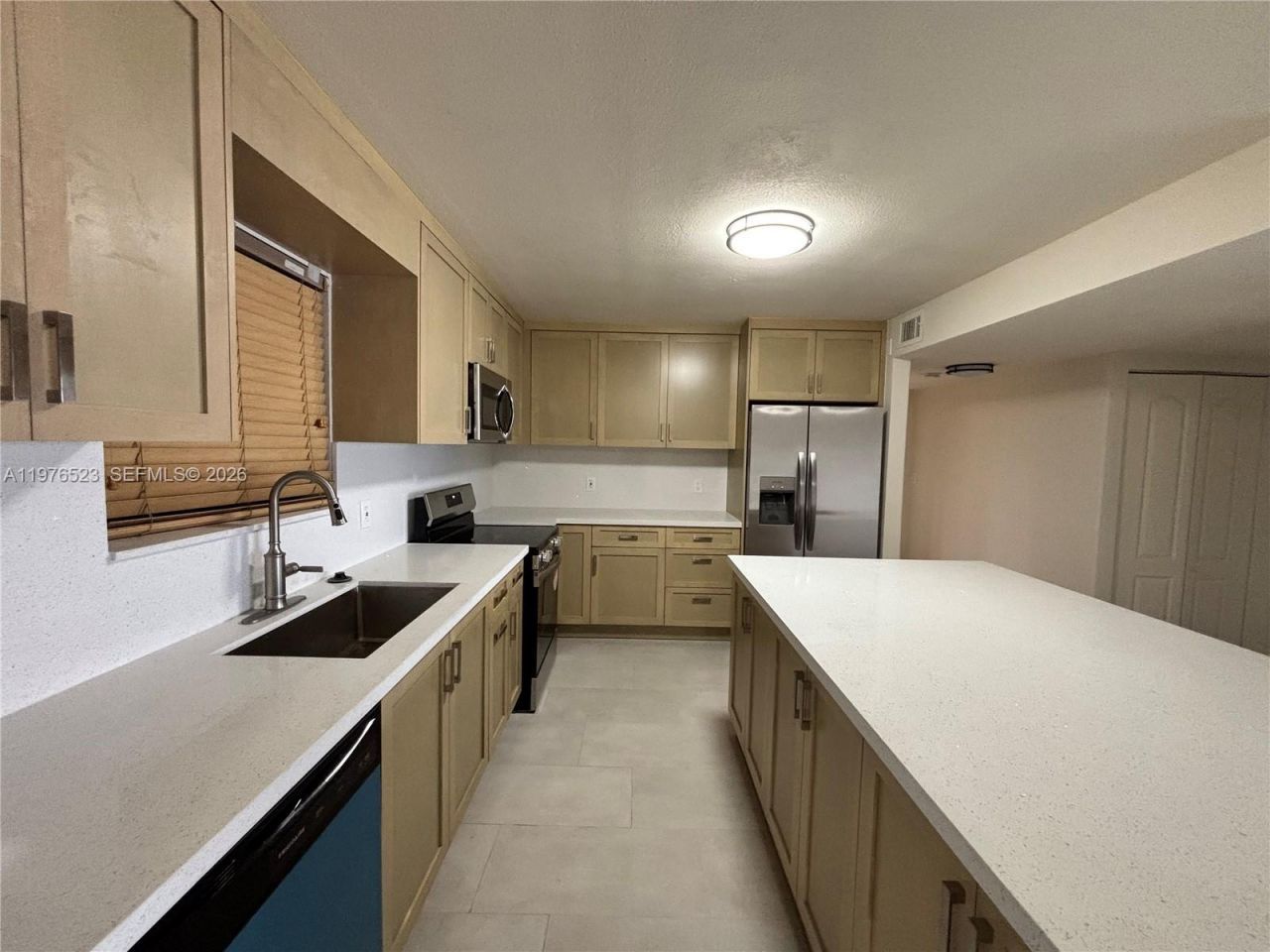 605 Ives Dairy Rd , Unit 102-7, Miami, FL 33179 Photo