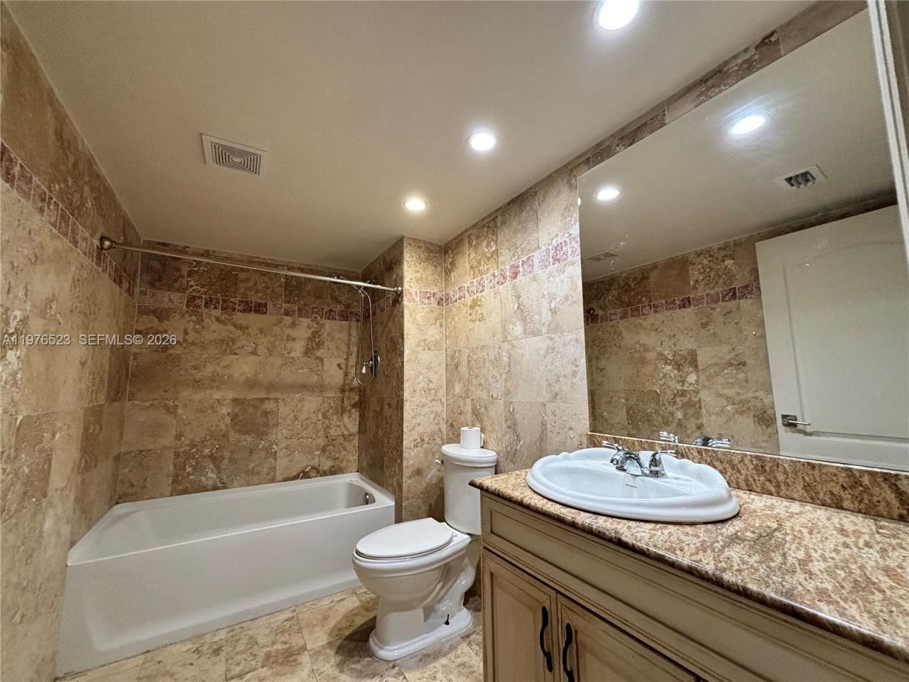 605 Ives Dairy Rd , Unit 102-7, Miami, FL 33179 Photo