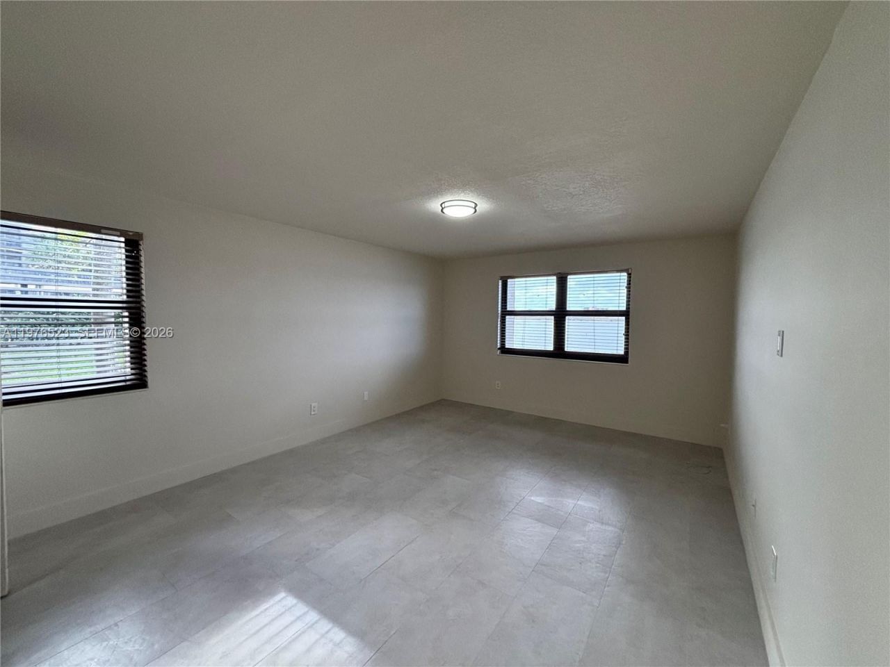 605 Ives Dairy Rd , Unit 102-7, Miami, FL 33179 Photo