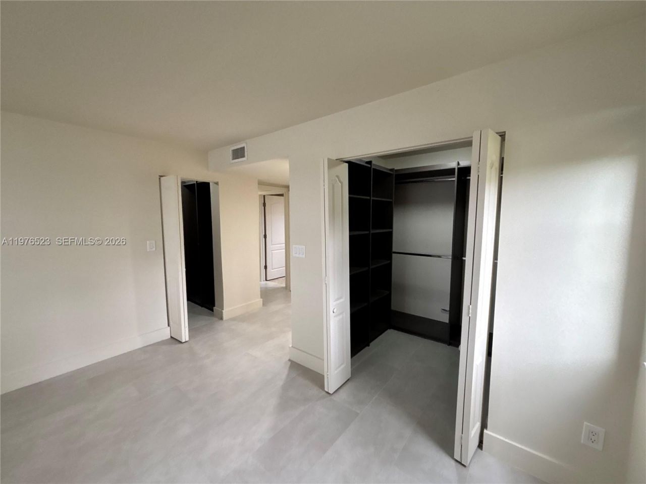 605 Ives Dairy Rd , Unit 102-7, Miami, FL 33179 Photo