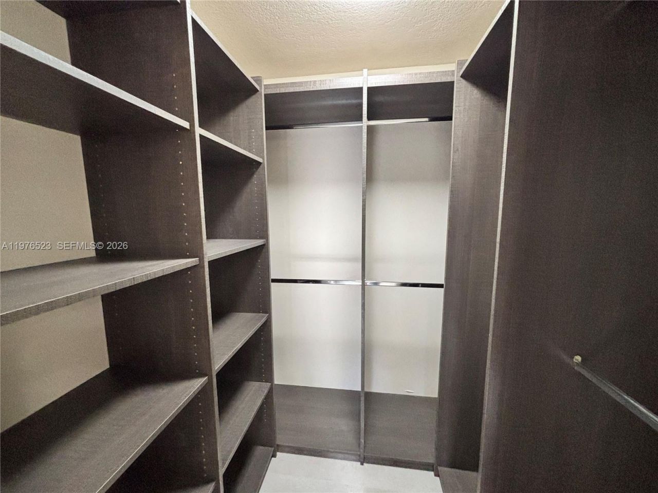 605 Ives Dairy Rd , Unit 102-7, Miami, FL 33179 Photo