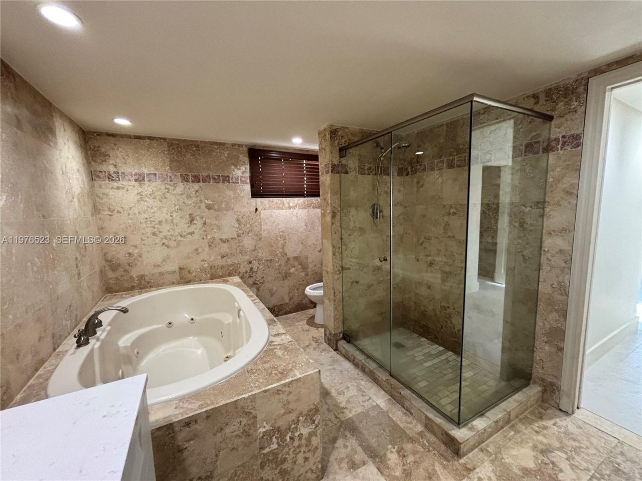 605 Ives Dairy Rd , Unit 102-7, Miami, FL 33179 Photo