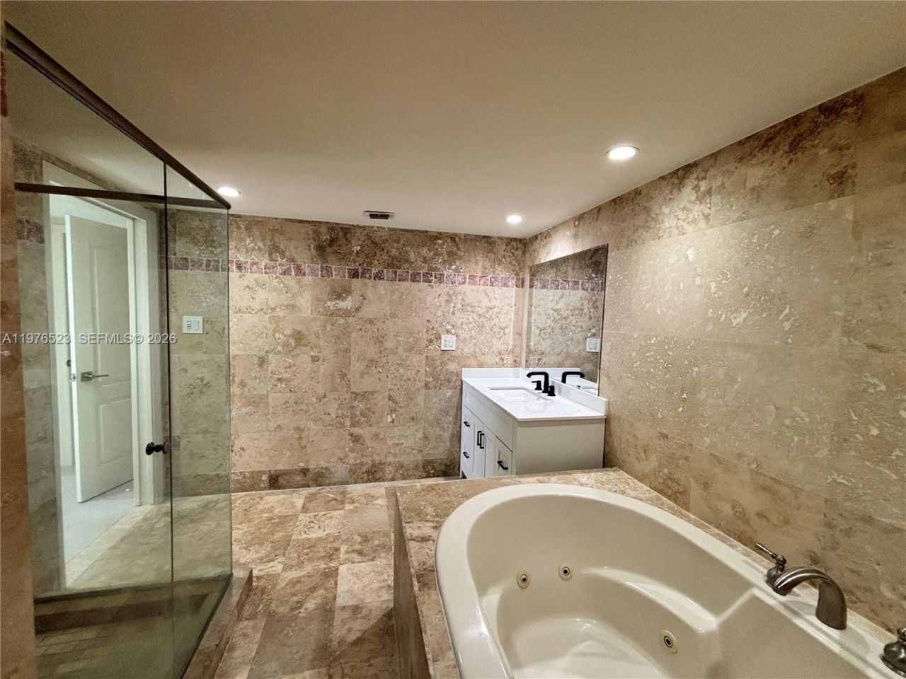 605 Ives Dairy Rd , Unit 102-7, Miami, FL 33179 Photo