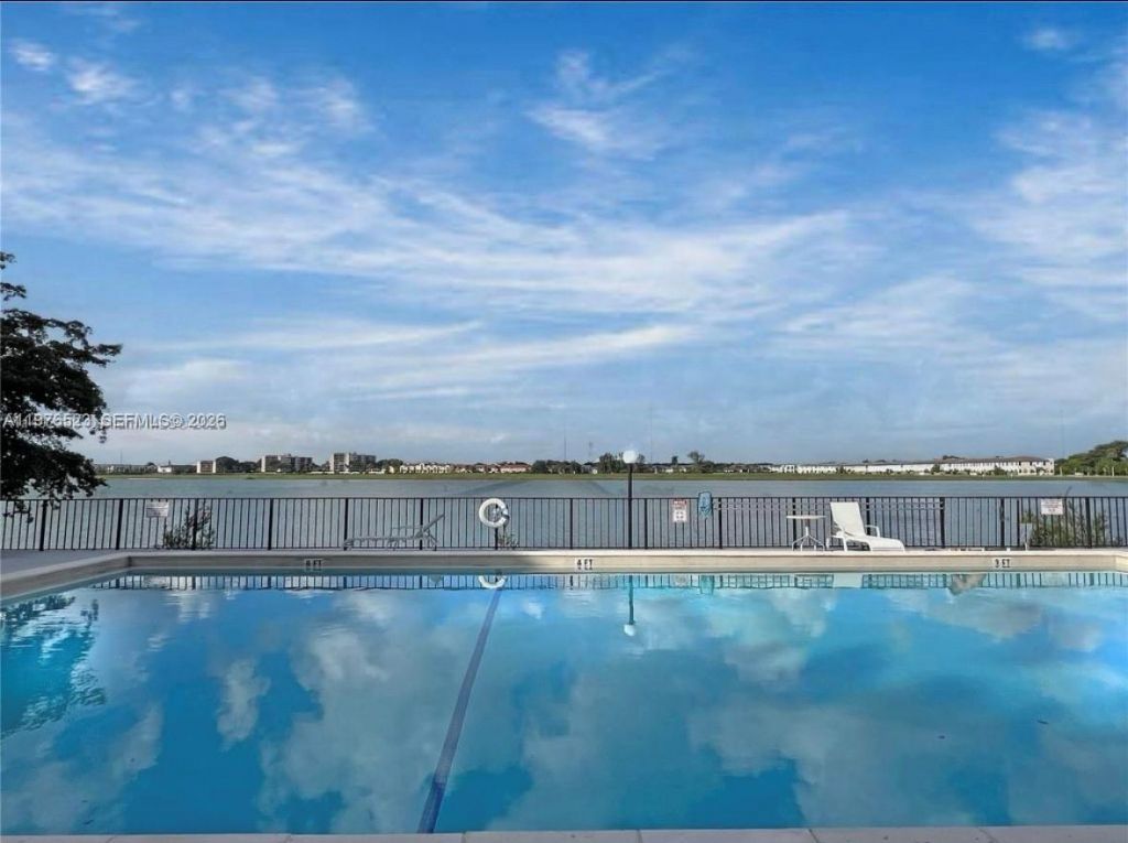 605 Ives Dairy Rd , Unit 102-7, Miami, FL 33179 Photo