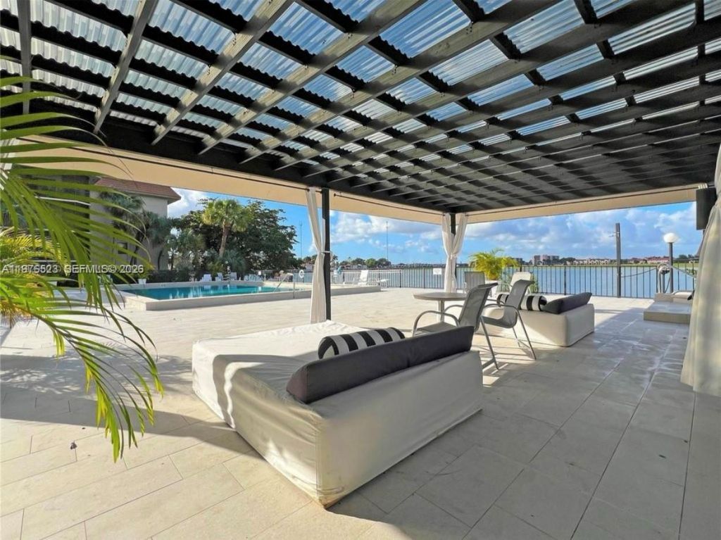 605 Ives Dairy Rd , Unit 102-7, Miami, FL 33179 Photo